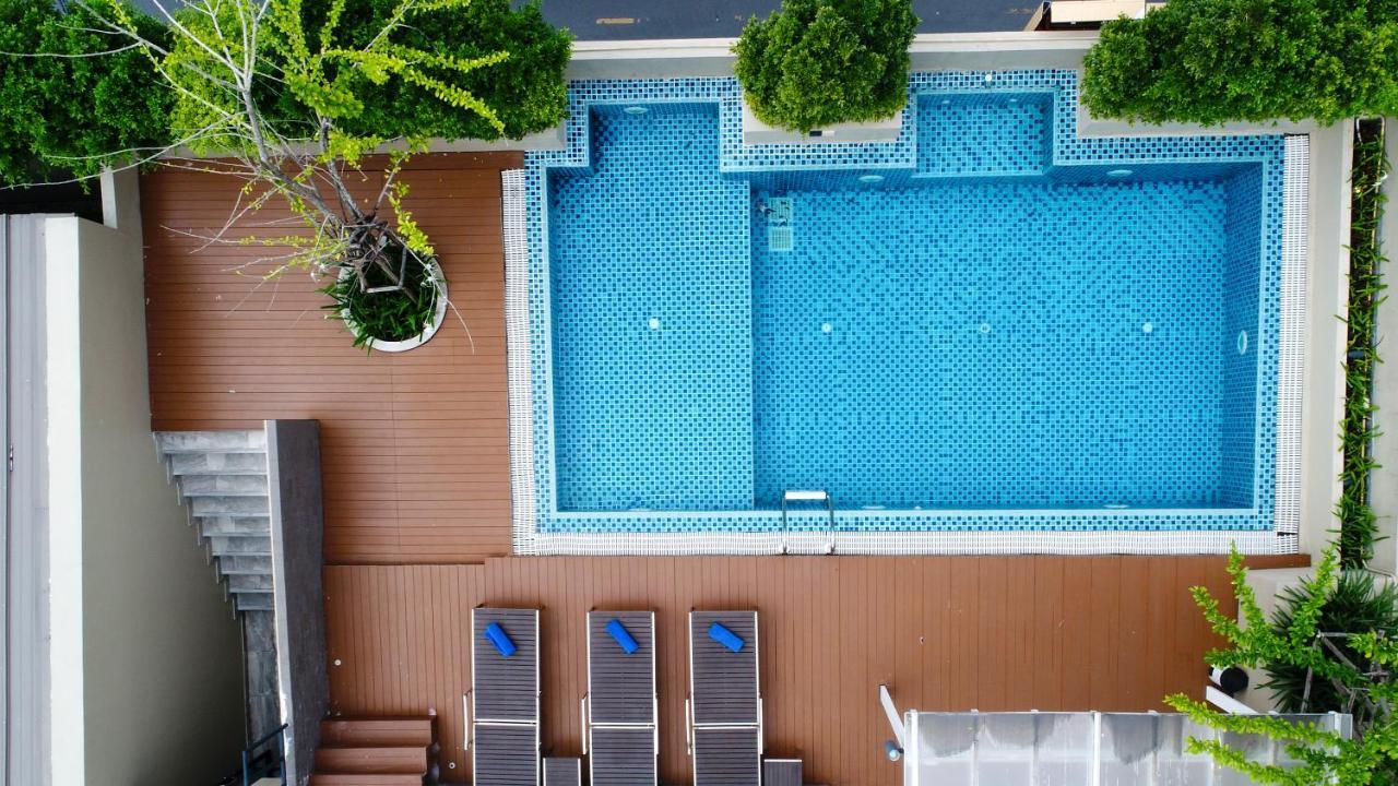 Ramada By Wyndham Bangkok Ten Ekamai Residences Eksteriør billede