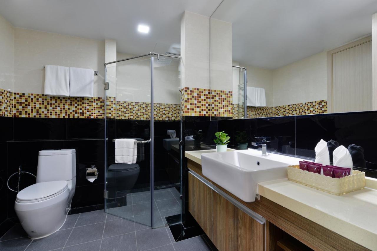 Ramada By Wyndham Bangkok Ten Ekamai Residences Eksteriør billede