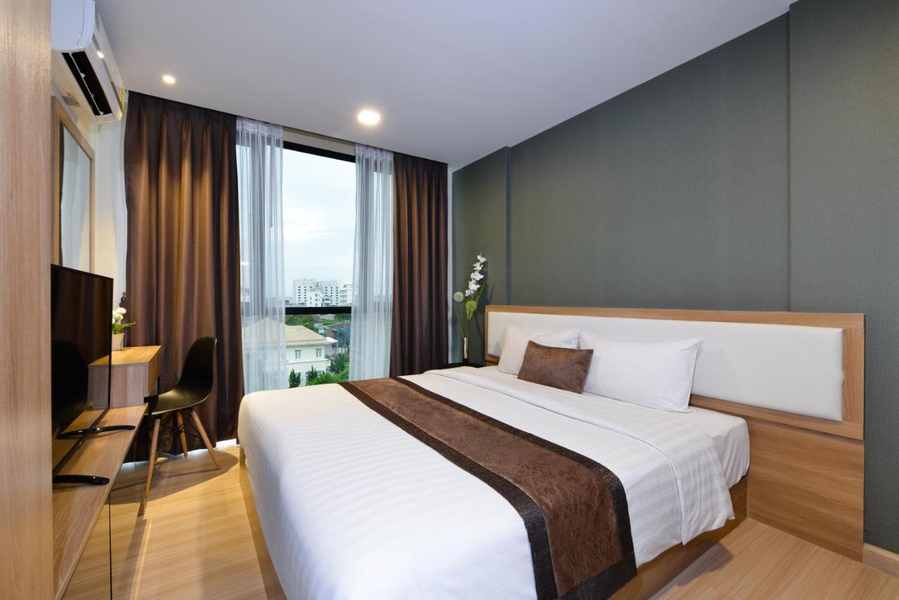 Ramada By Wyndham Bangkok Ten Ekamai Residences Eksteriør billede