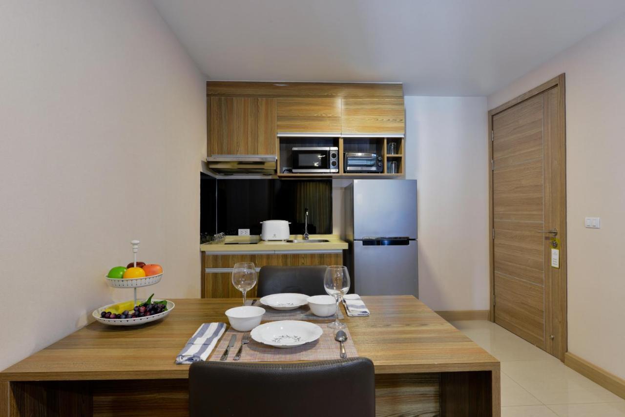 Ramada By Wyndham Bangkok Ten Ekamai Residences Eksteriør billede