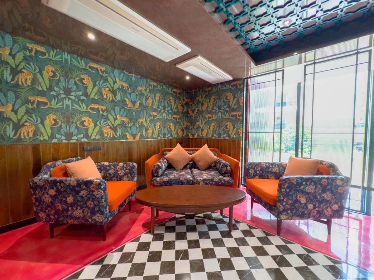 Ramada By Wyndham Bangkok Ten Ekamai Residences Eksteriør billede
