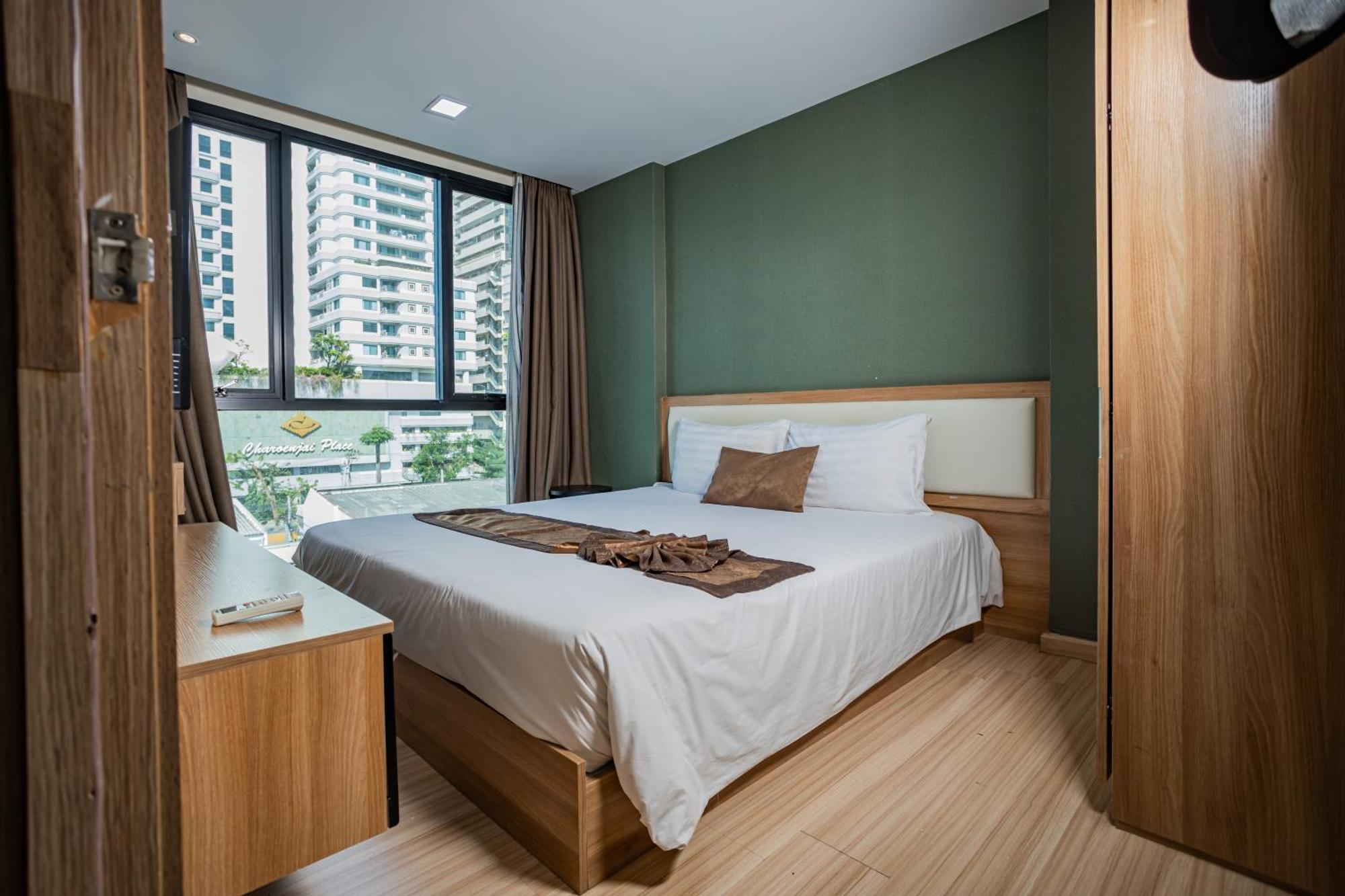 Ramada By Wyndham Bangkok Ten Ekamai Residences Eksteriør billede