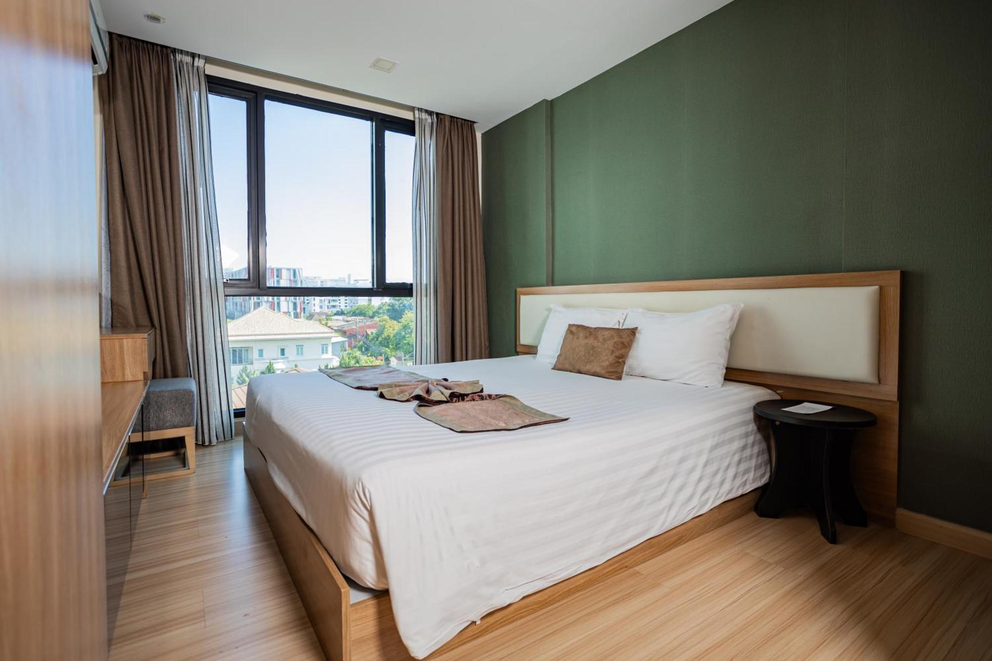 Ramada By Wyndham Bangkok Ten Ekamai Residences Eksteriør billede