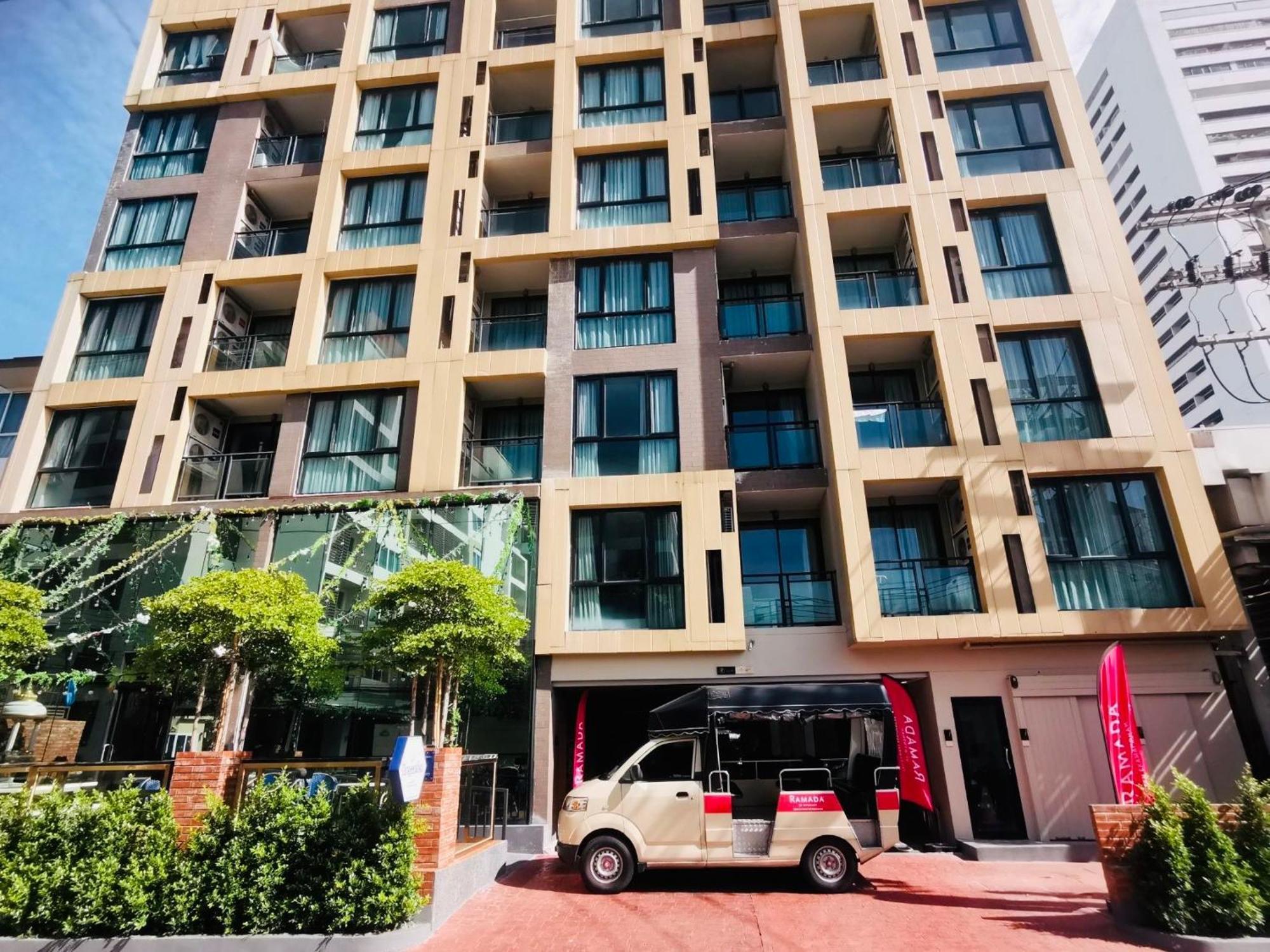 Ramada By Wyndham Bangkok Ten Ekamai Residences Eksteriør billede