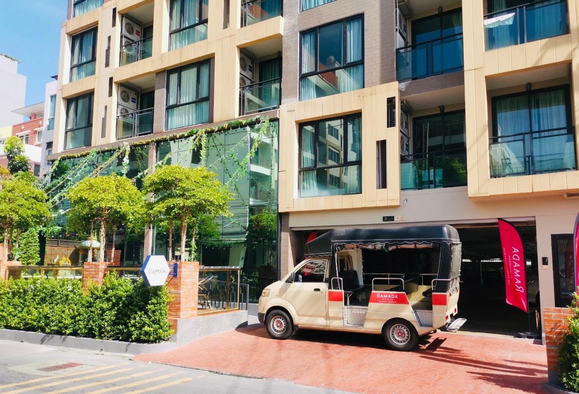 Ramada By Wyndham Bangkok Ten Ekamai Residences Eksteriør billede
