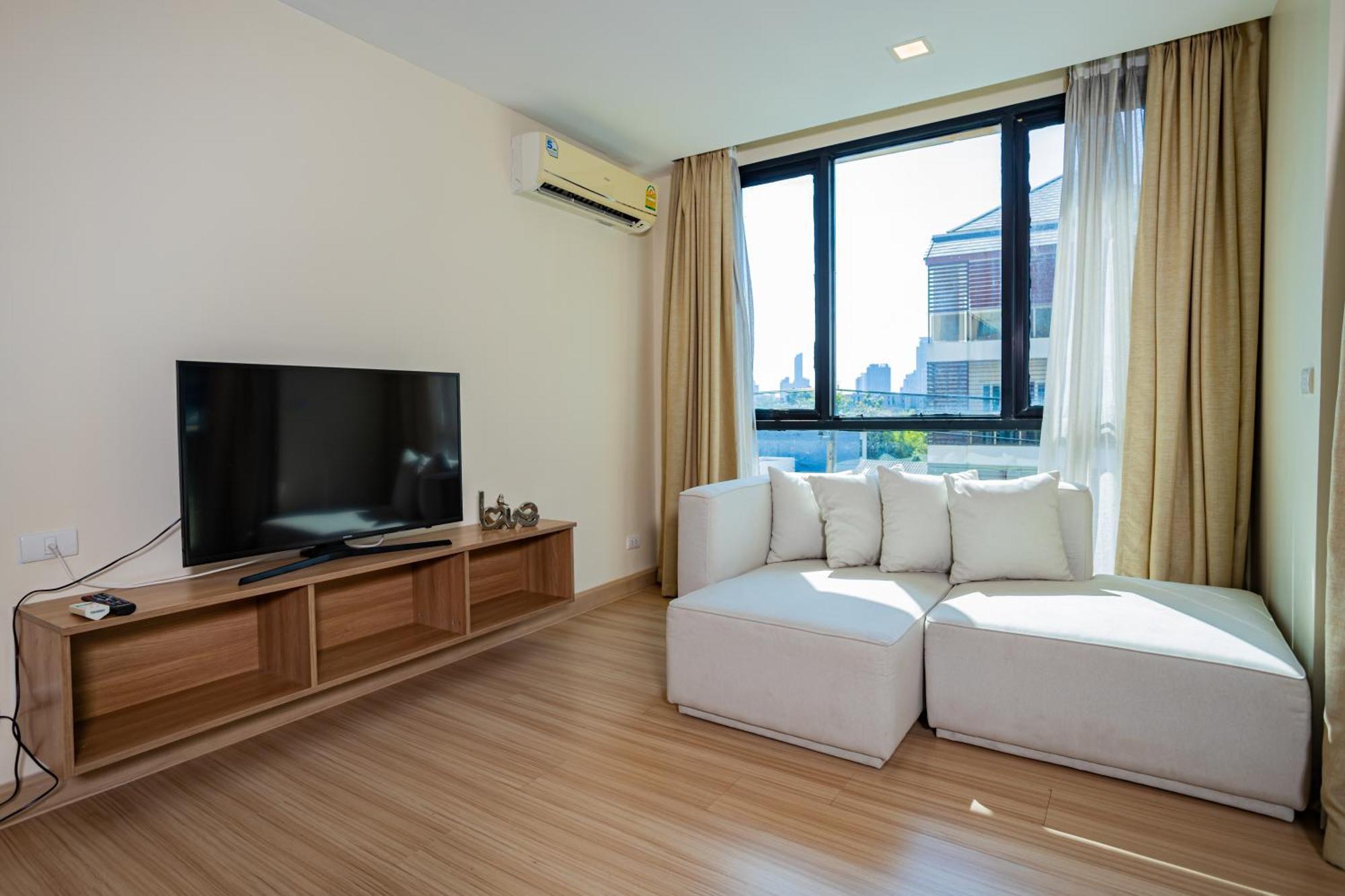 Ramada By Wyndham Bangkok Ten Ekamai Residences Eksteriør billede