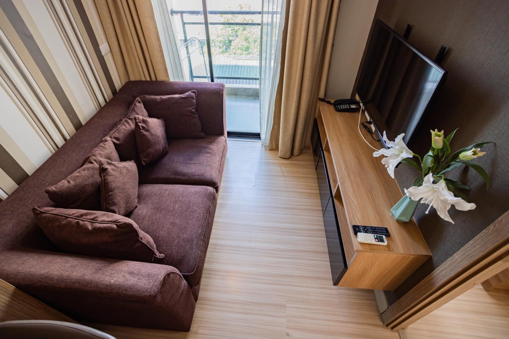 Ramada By Wyndham Bangkok Ten Ekamai Residences Eksteriør billede