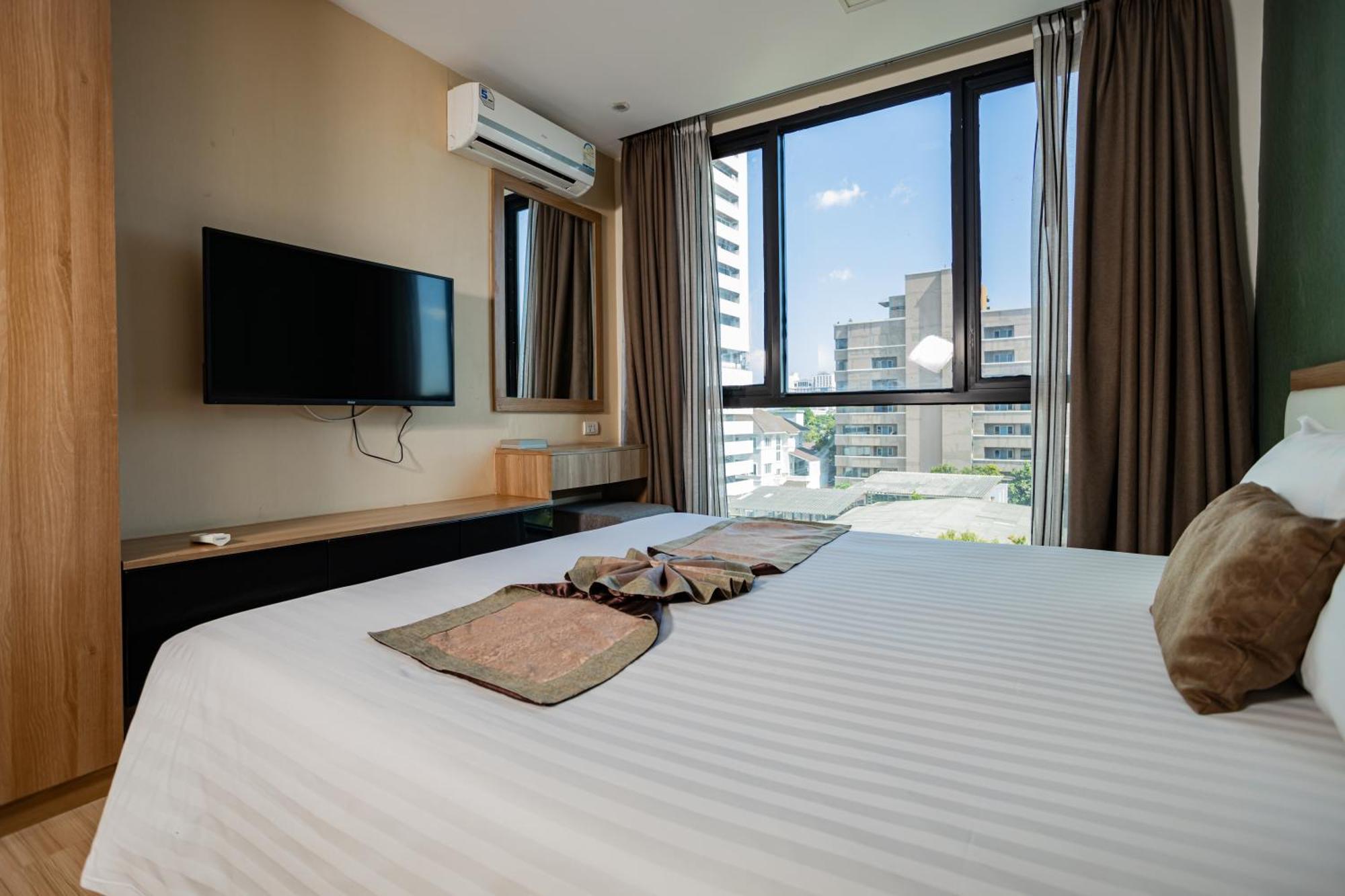 Ramada By Wyndham Bangkok Ten Ekamai Residences Eksteriør billede