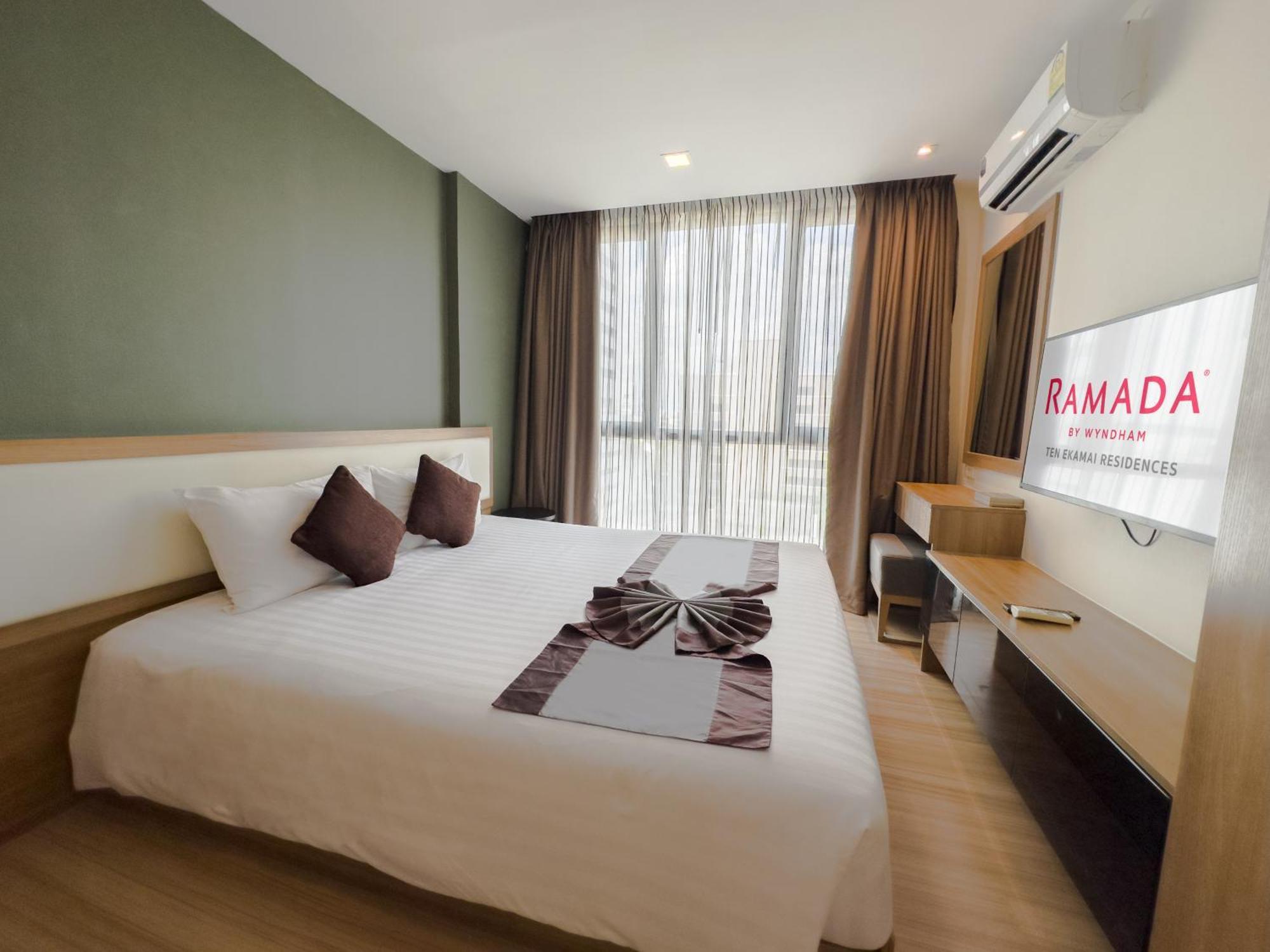 Ramada By Wyndham Bangkok Ten Ekamai Residences Eksteriør billede